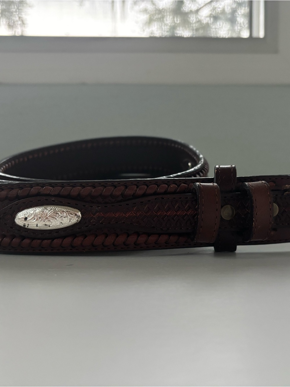 Nocona Leather cowhide and studs belt N2420002 size 46 EUC